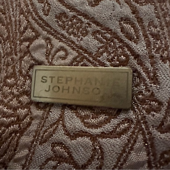 Set of 2 Cosmetic Bags with Plastic Lining and Gold Threading Detail - Picture 5 of 15